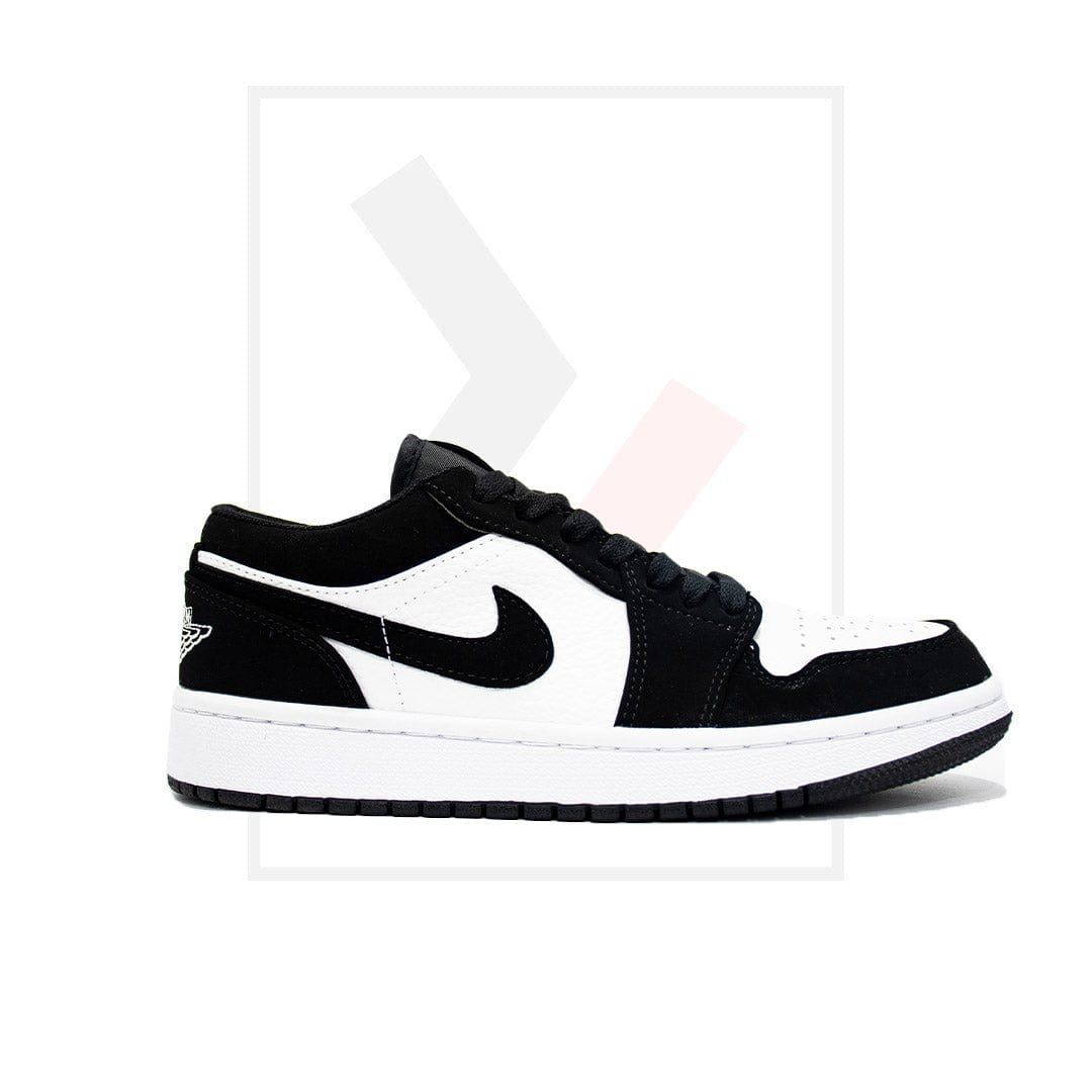 Jordan Low black and white – Kicks Kenya - Main Image