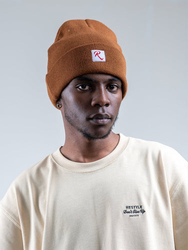 Restyle Patch Beanie - Brown Restyle