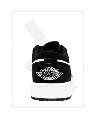Jordan 1 Low black and white